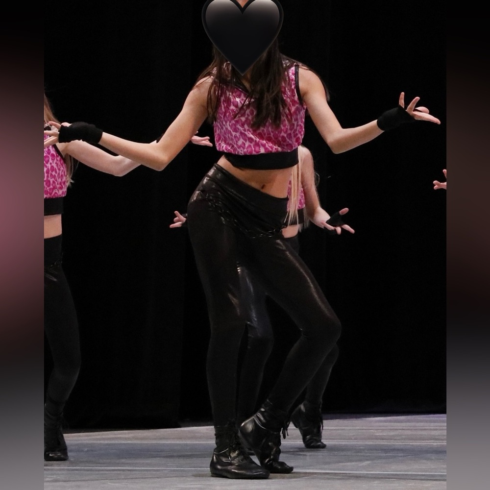 Two Piece Jazz Costume
Georgie Girl Top
Weissman Bottoms
Med Child